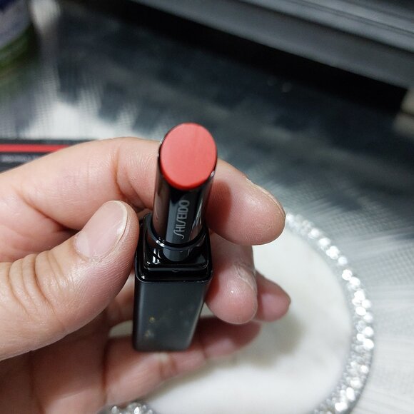 Shiseido Modern Matte Powder Lipstick Full Coverage Poppy 105 Lasting Color - Picture 3 of 8